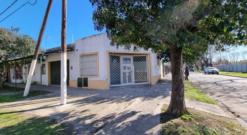 Imagen 2 de 25 de Locales Con Vivienda - Venta