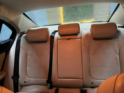 Volkswagen Jetta 2.0 Comfortline Flex 4p Automática