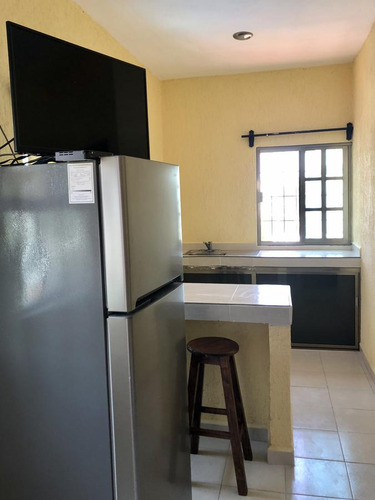 Edificio Con Locales Comerciales, Alberca Y Estudios En Playa Del Carmen P3265