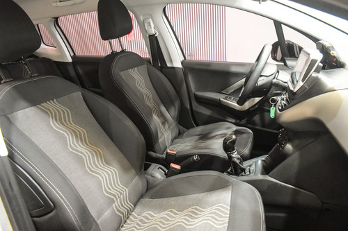 Peugeot 2008 1.6 Allure