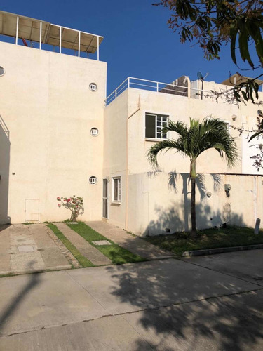 Preciosa Casa Con Vista Al Mar En Acapulco Diamante