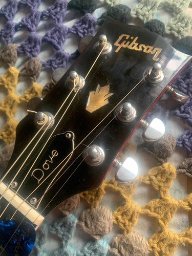 Gibson Dove Custom 1975 Electroacústica