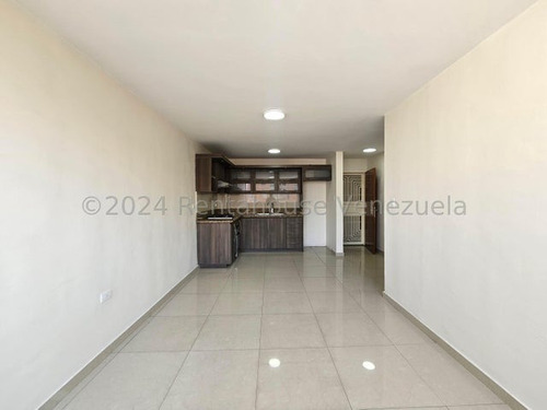 Apartamento En Alquiler Zona Centro Oeste Barquisimeto 24-19184 Zegm 