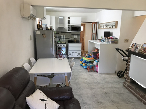 Casa En Venta Jardines De Cordoba 2 Dormitorios- Ref: 1098