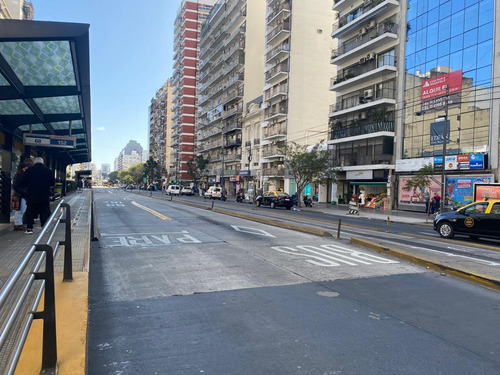 Alquiler Oficina 75m2 Piso Alto - C 2 Divisiones De Blindex Open Space.