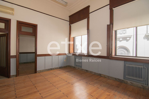 Oficina En Venta De 1 Dormitorio En Ciudad Vieja (ref: Jpd-1012)