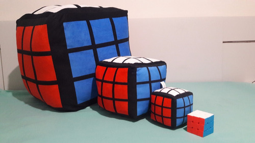 Cubo Magico 3x3 De Rubik 3x3x3 Puff Peluche De 20 X 20 Cm