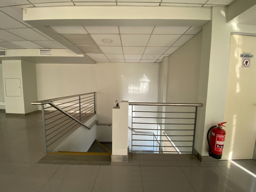 Cuevas/barrio Cívico Comercial/amplia Factibilidad Comercial