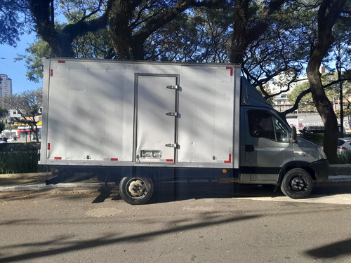 Iveco Daily 35s14 2013 Baú Com Motor Novo Ótimo Estado