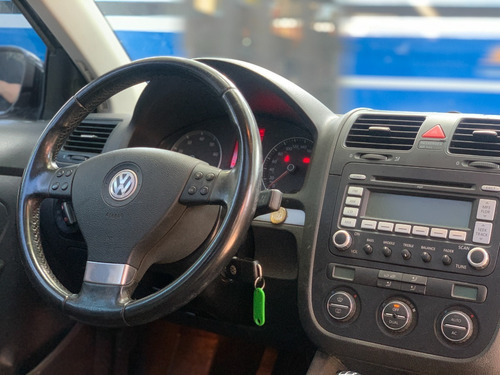 Volkswagen Vento Advance 2.5 - 2009