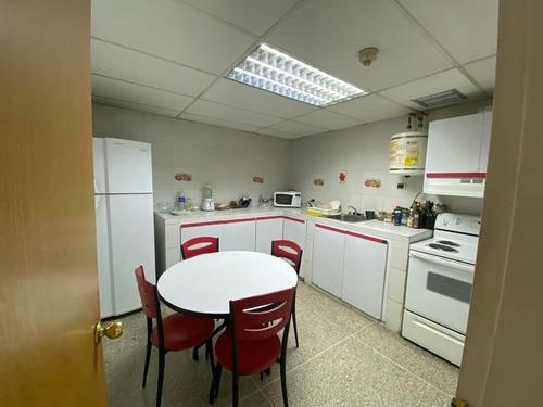 Imagen 12 de 14 de Venta Edificio Industrial Los Dos Caminos. 1860 M2. 3 Plantas