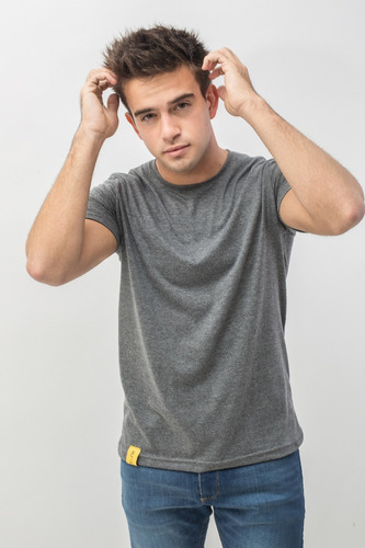 Imagen 3 de 6 de Pack 3 Remeras Premium Minimal Shoes & Wear