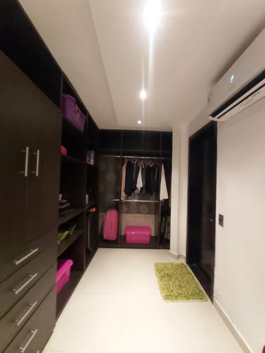 Imagen 8 de 12 de Town House En Mañongo, Res. Buenaventure Home. Cod:rs:232
