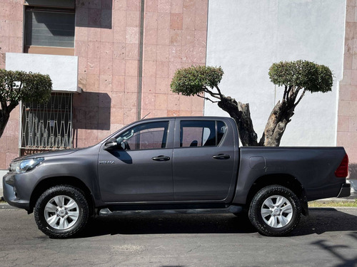 Imagen 6 de 15 de Toyota Hilux 2018 2.7 Cabina Doble Sr Mt