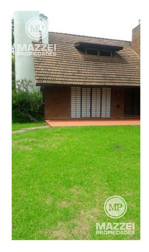 Casa Quinta En Lote De 2400 M2