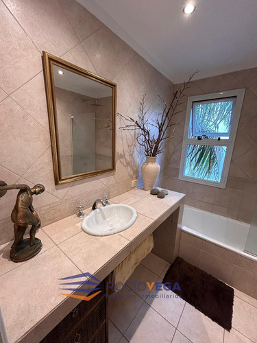 Casa En Venta En Barrio Santa Ana Moreno