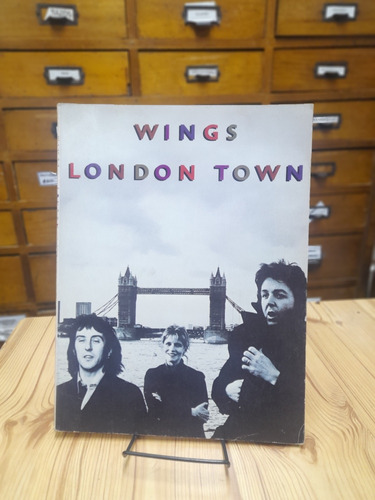 Album De Partituras  Wings - London Town Piano/vocal/chords