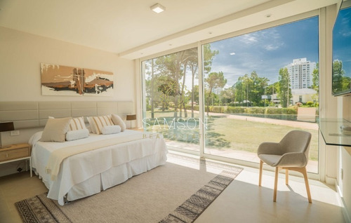 Hermosa Casa En Venta, En La Ciudad De Punta Del Este- Ref: 63759