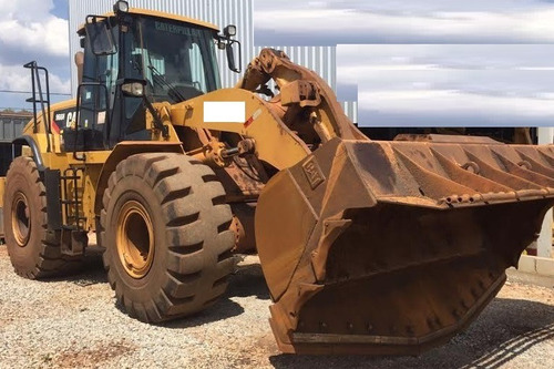 Pá Carregadeira Caterpillar Ano 2015