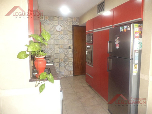 Imagen 9 de 20 de Chalet - 470m2 - De Categoria - Jardin Parquizado - Quincho - Piscina