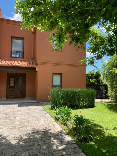 Imagen 1 de 15 de Casa En Alquiler O Venta, Hsm - Los Eucaliptus