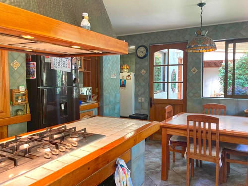 Imagen 18 de 24 de Casa De 7 Dormitorios En Jardín Del Este Vitacura