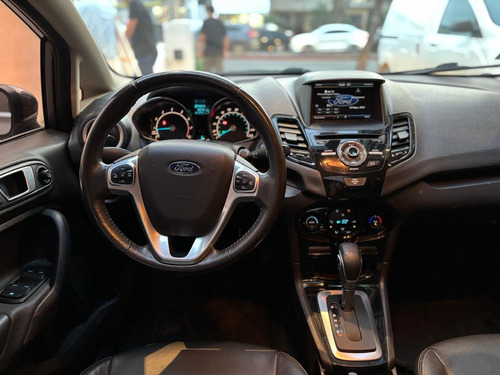 Ford Fiesta Kinetic 1.6 Titanium Powershift 120cv