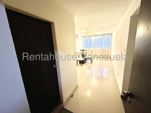 Ana Karina Molleja Vende Hermoso Apartamento En Club Hipico Las Trinitarias Barquisimeto, Lara /akm