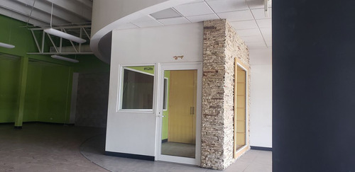 Local Comercial En Renta Sobre Ave. La Cantera.
