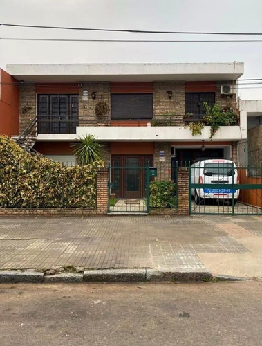 Venta Casa Unión 4 Dormitorios+ Garaje + Fondo Y Parrillero