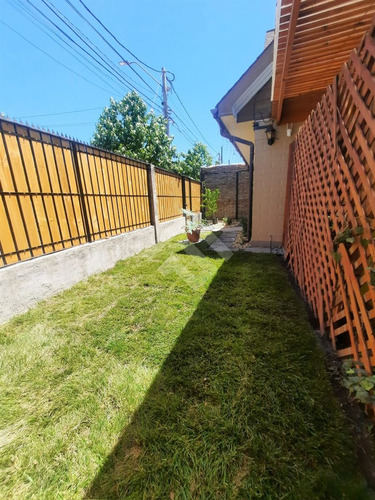 Casa En Venta De 3 Dorm. En Colina