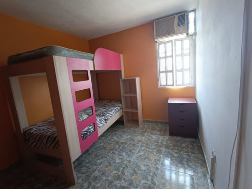 Apartamento En Valencia. Res Los Laureles. (spatrc-22)