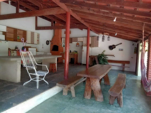 Chácara Espaçosa E Tranquila Em Cerquilho