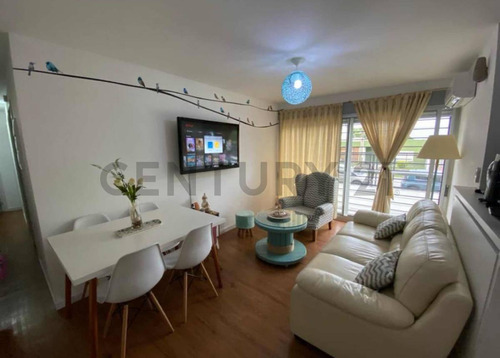 Hermoso Apartamento 3 Dorm Y 2 Baños, Con Cochera!