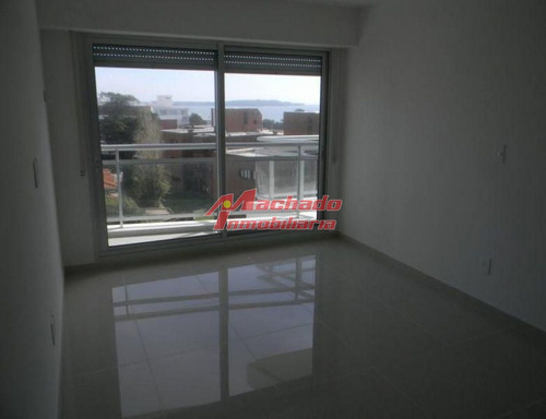 Imagen 10 de 15 de Apartamento En Venta Playa Mansa 3 Dormitorios