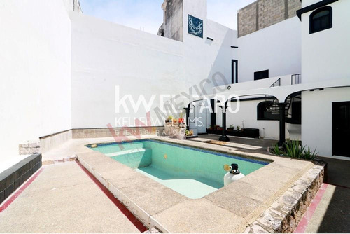 Casa De Los Cisnes En Venta En Aquiles Serdán A Una Cuadra De La Playa.