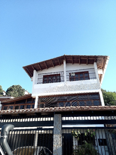 Vendo Preciosa Casa Con Piscina En La Boyera. 510 M2