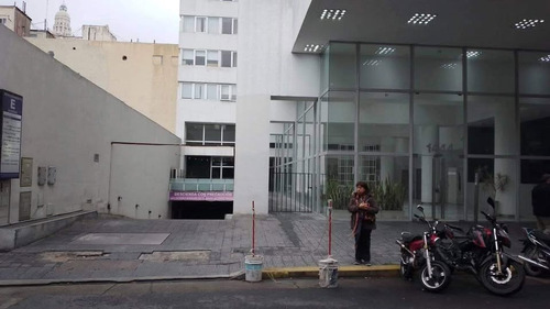 Muy Espaciosa Y En Excelente Ubicación !!!!