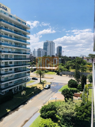 Imagen 6 de 28 de Apartamento En Brava, 3 Dormitorios