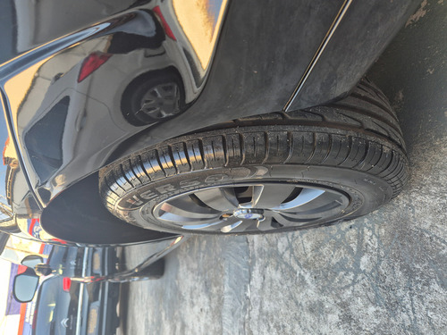 Ford Fiesta Sedan Fiesta Sedan 1.6 Rocam (Flex)