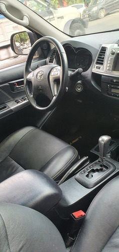 Imagen 8 de 16 de Toyota Hilux 2015 3.0 Cd Srv Limited 171cv 4x4 5at