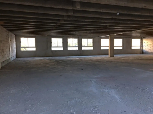 Imagen 3 de 7 de Para Uso Medico. Planta Libre De 327m2