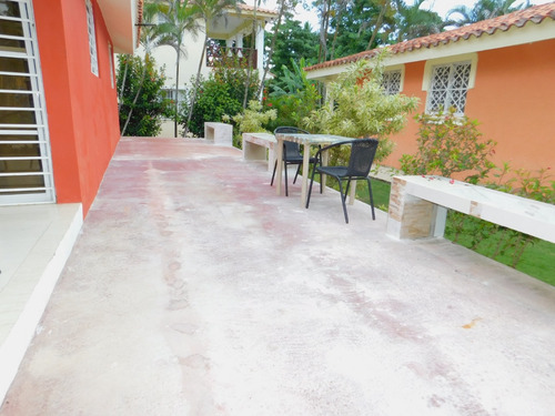 En Samaná, Republica Dominicana, Villas Listas Para Mudarse, Dos Habitaciones Con Sus Baños, ¡sala, Comedor, Cocina, Terraza Techada Y Patio En El Residencial Bahía De Los Dioses!