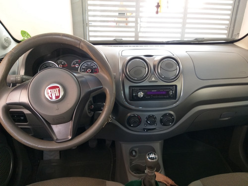 Fiat Palio Essence 1.6 - Prata - 4 Portas
