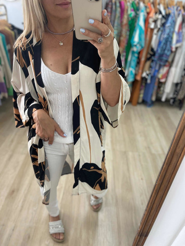 Imagen 9 de 9 de Kimono Estampado Mujer The Big Shop