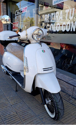 Imagen 17 de 24 de Scooter Beta Tempo 150 0km 2023 Arrow Parabrisa Baul Mb