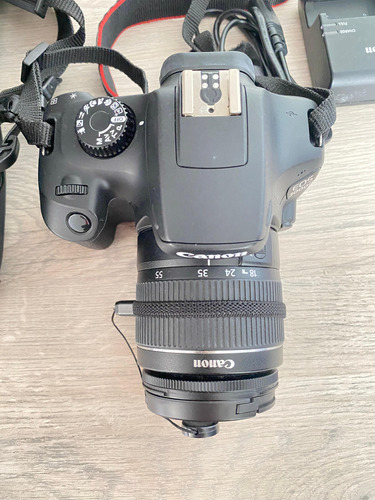 Camara Canon Eos 3000d ( T100 ) Kit 18-55mm Dslr