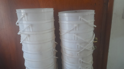 Balde Alimento Helado 10 Lts Hermetico Tapa Y Manija Blanco (Usado)