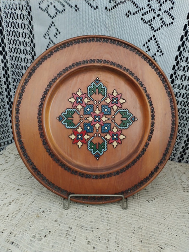 Muy Bonito Plato Antiguo De Decoración En Madera Impecable 