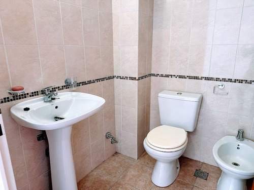 Venta Monoambiente Con Balcon Muy Luminoso Flores